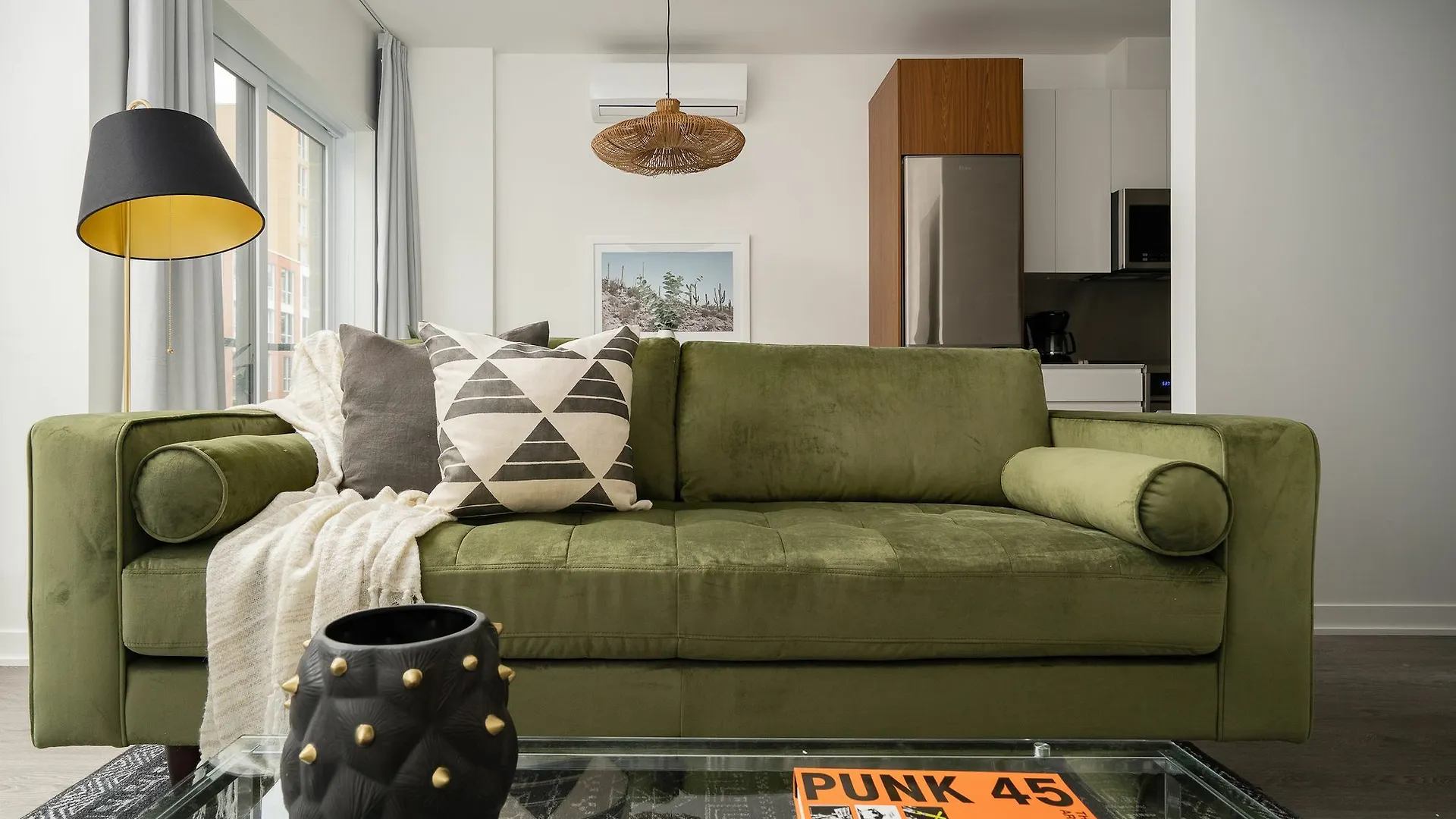 דירות מונטריאול Artsy 1Br In Quartier Des Spectacles By Sonder